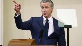 Губернаторът на Калифорния: Тръмп е като Тиранозавър рекс- или се чифтосваш с него, или те изяжда